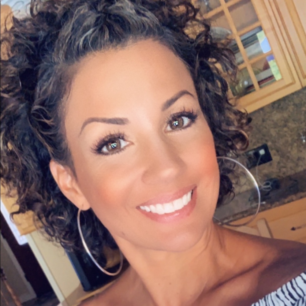 Meet your Posher, Nikki